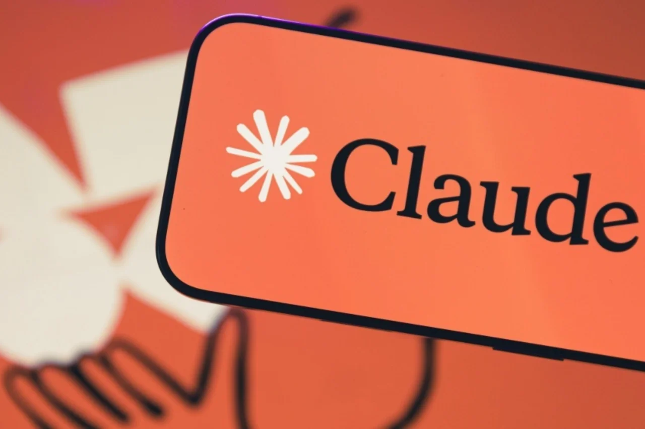 هوش مصنوعی Claude بهترین ابزار برای انجام مکالمات ایمن